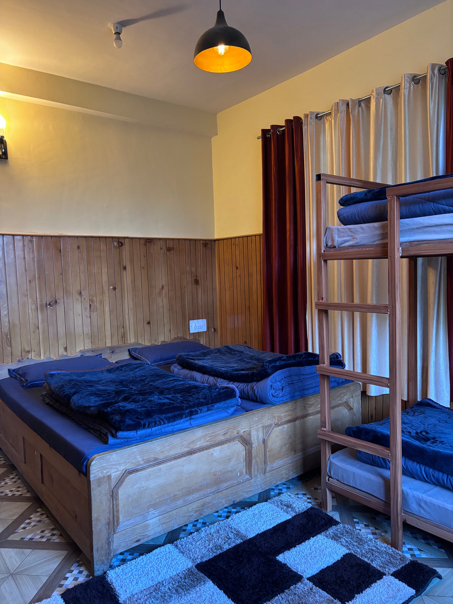 Dorm Beds in 4 Bed Mixed Dormitory